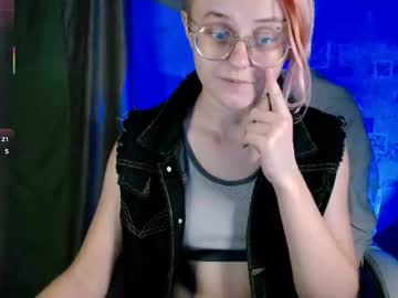 freya_kiss_
