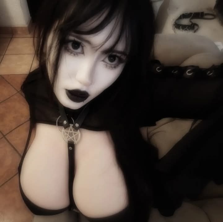 Las enormes tetas de azul casi morado — 14