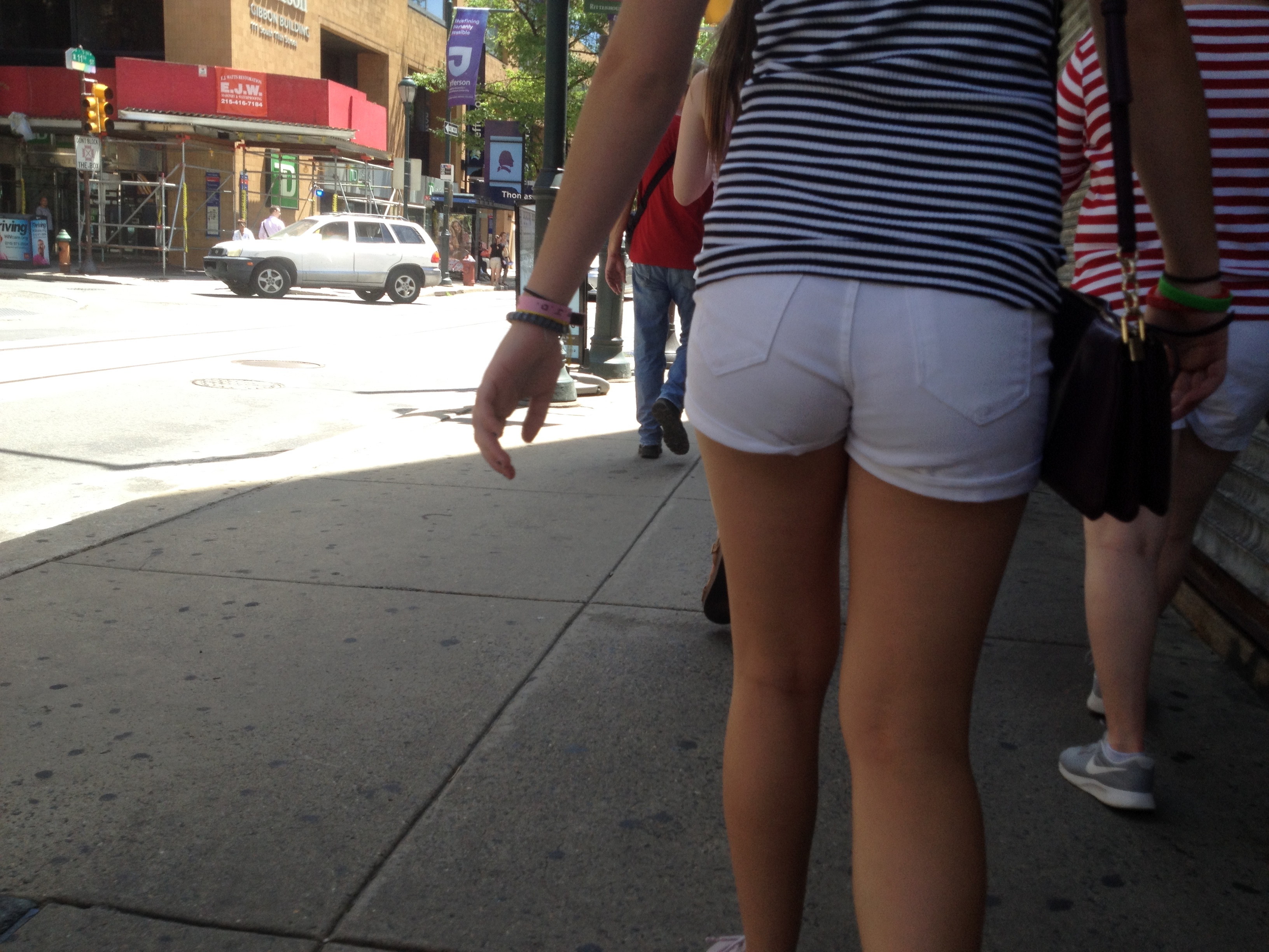 Candid Teen VPL in the City — 28