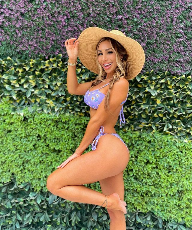 SMOKING HOT Italian Dior Fom Massachusetts — 38