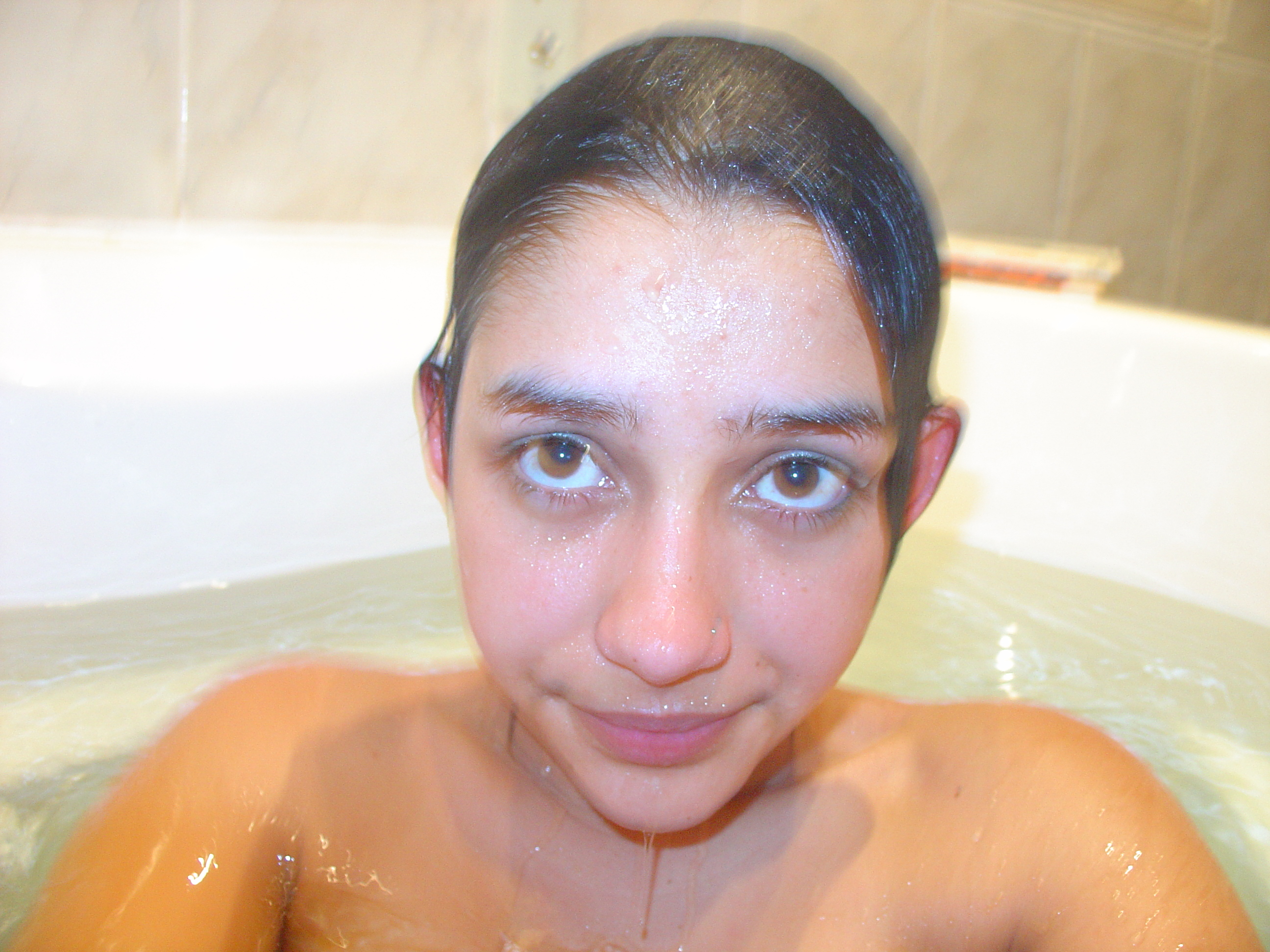 Cute teen invite us in her bath — 47