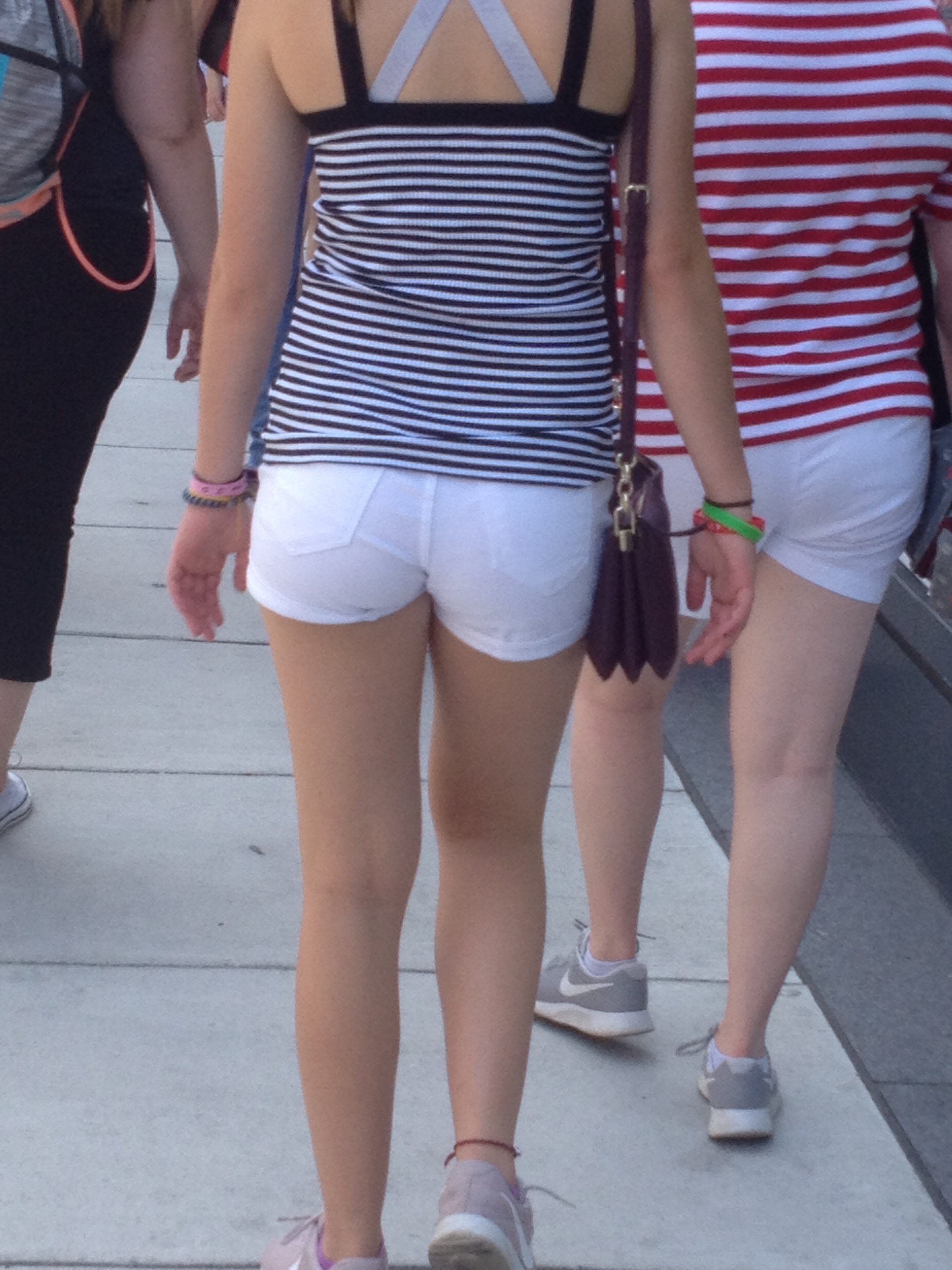Candid Teen VPL in the City — 50