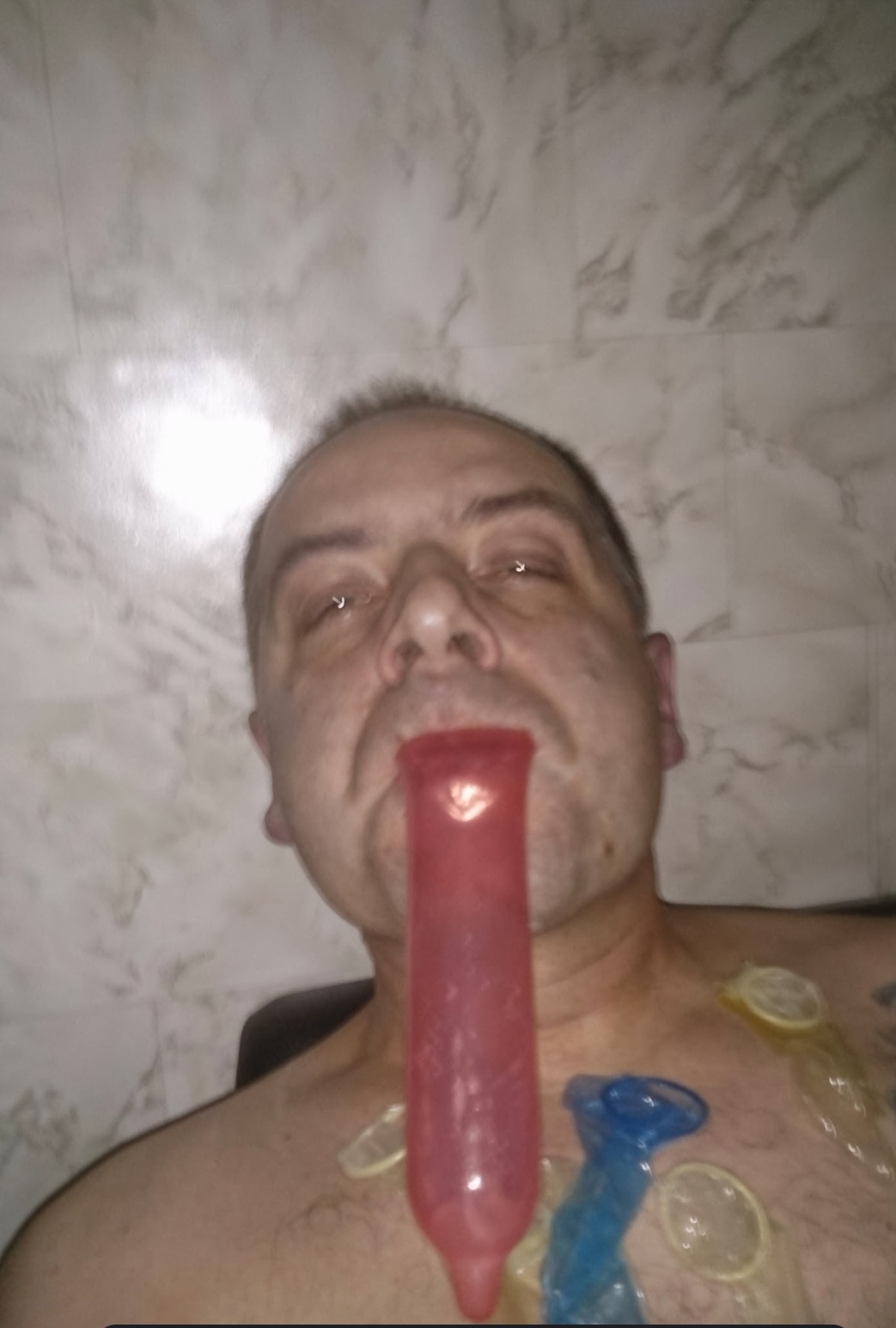 Im Sperma und Poppers Rausch Sperma schlucken — 11