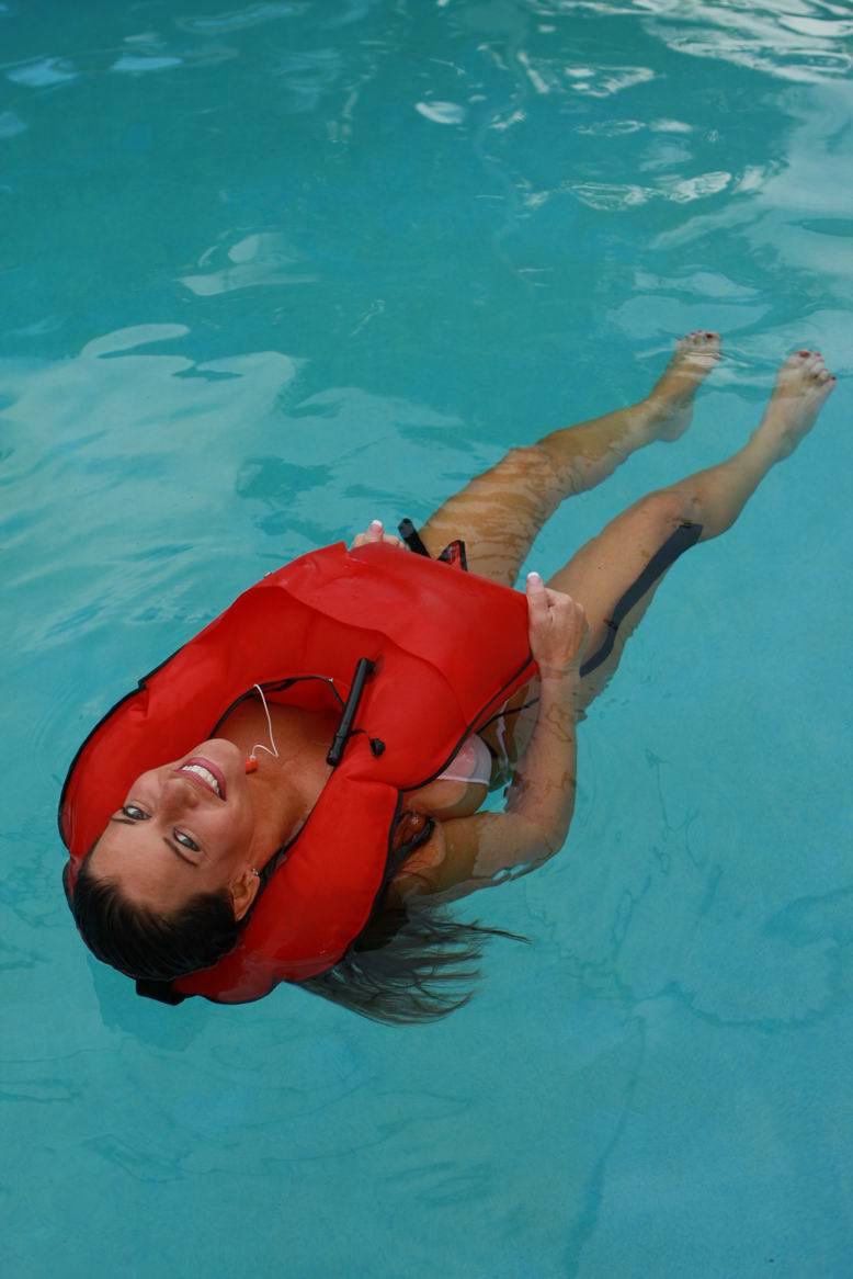 Alicia put life-jacket — 7