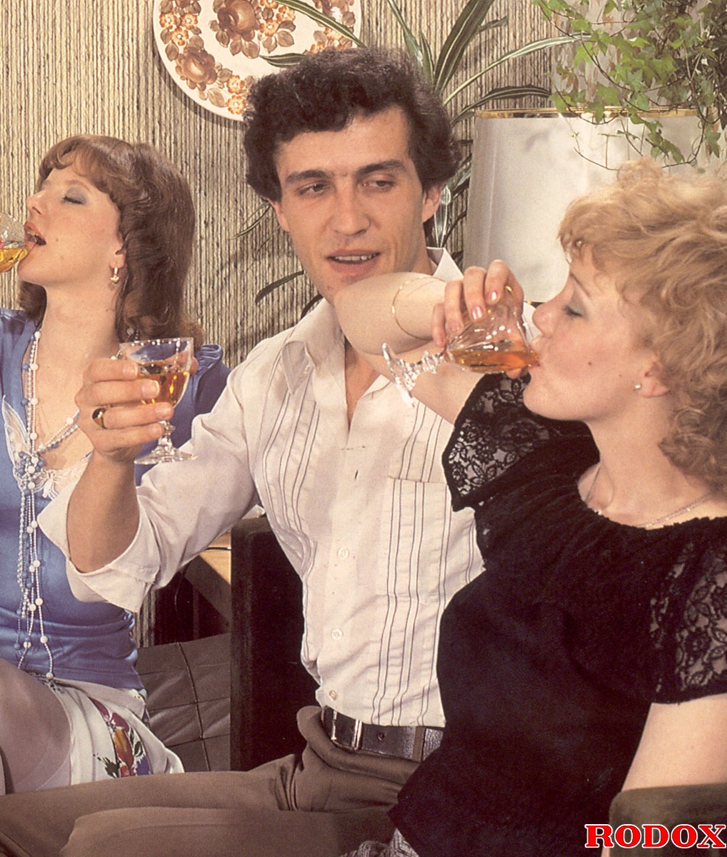 Vintage Pissing — 12